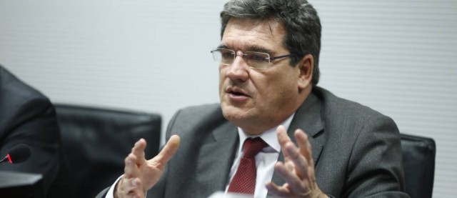 La Comunitat creció un 0,7% hasta marzo, igual que la media, según la AIReF