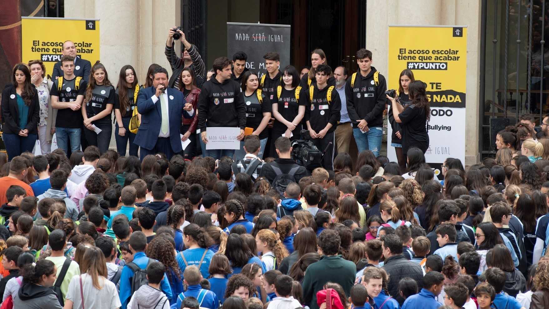 'Nada será igual' reúne a más de 1.400 jóvenes para alzar su voz en un acto contra el acoso escolar