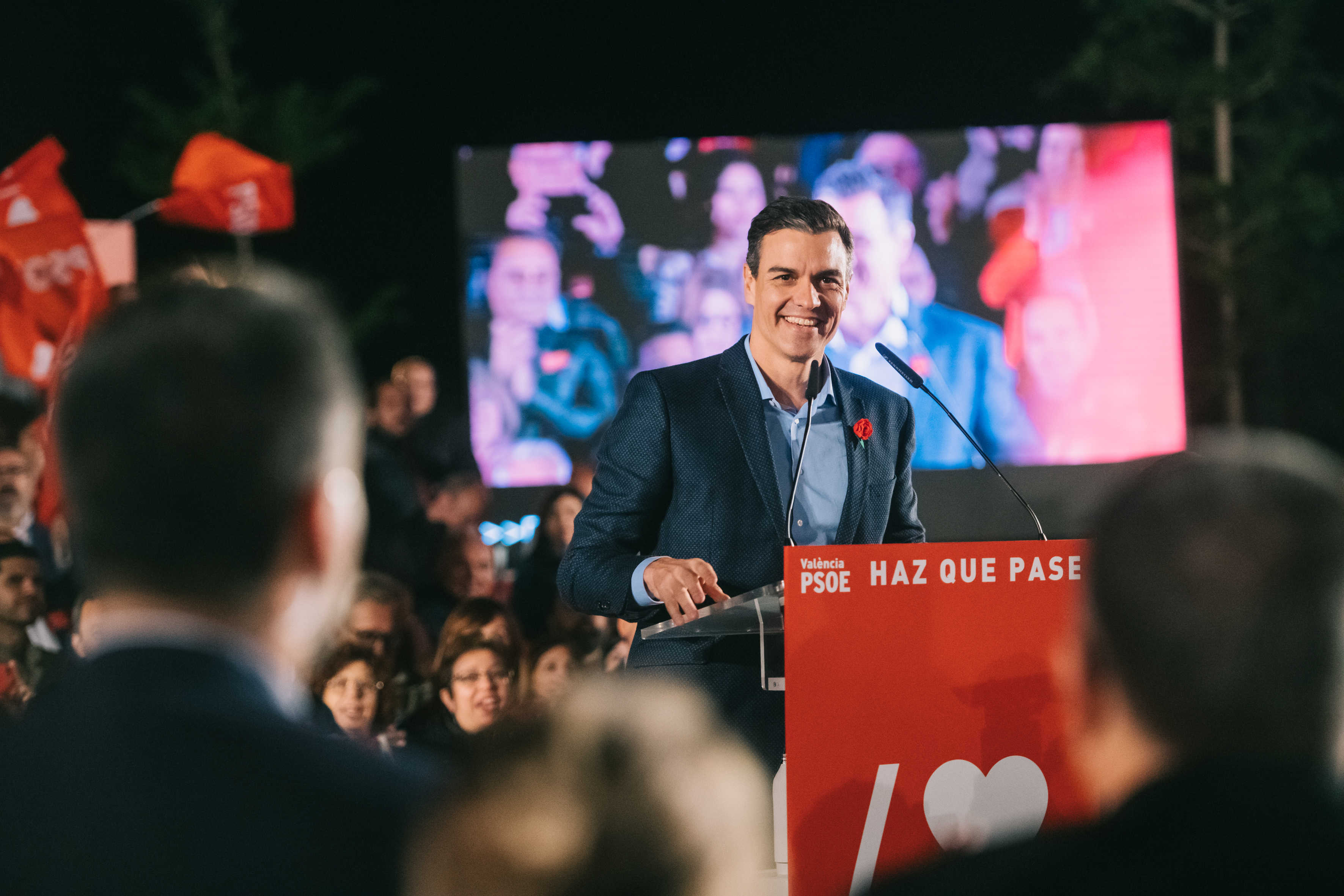 Sánchez, durante el cierre de campaña en el Parque Central de València. Foto: KIKE TABERNER - 