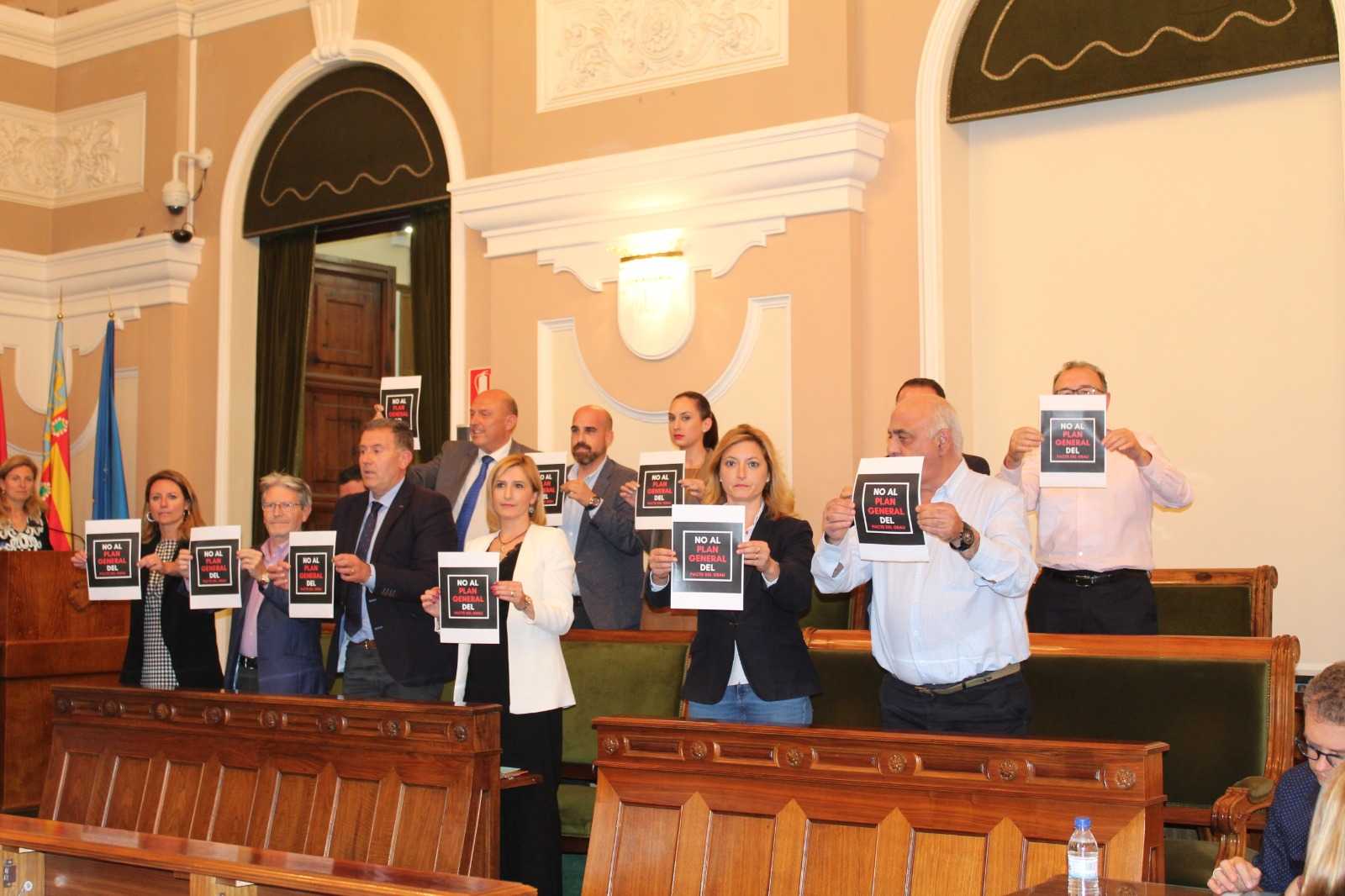 El PP y Cs revientan el último pleno antes del 26-M y malogran el debate sobre el Plan General