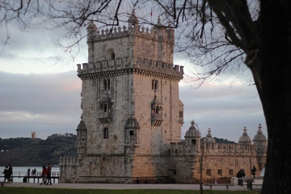 Ryanair volará entre València y Lisboa tres veces a la semana a partir de octubre