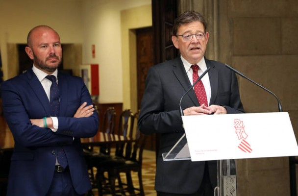 Puig bendice a Gaspar como presidente de la Diputación en plena euforia de la noche electoral