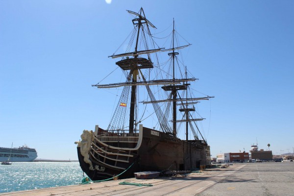 El Puerto hace caja con el barco-restaurante pero no se libra de él: el inversor chino renuncia