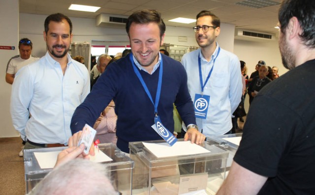 Ruz hace autocrítica por el resultado local pero advierte: hay mayoría de derechas para Elche