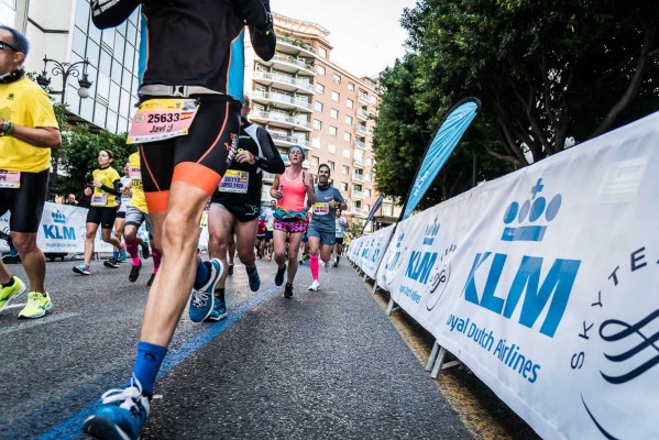 KLM renueva como la aerolínea oficial del 
Medio Maratón y Maratón Valencia en 2019
