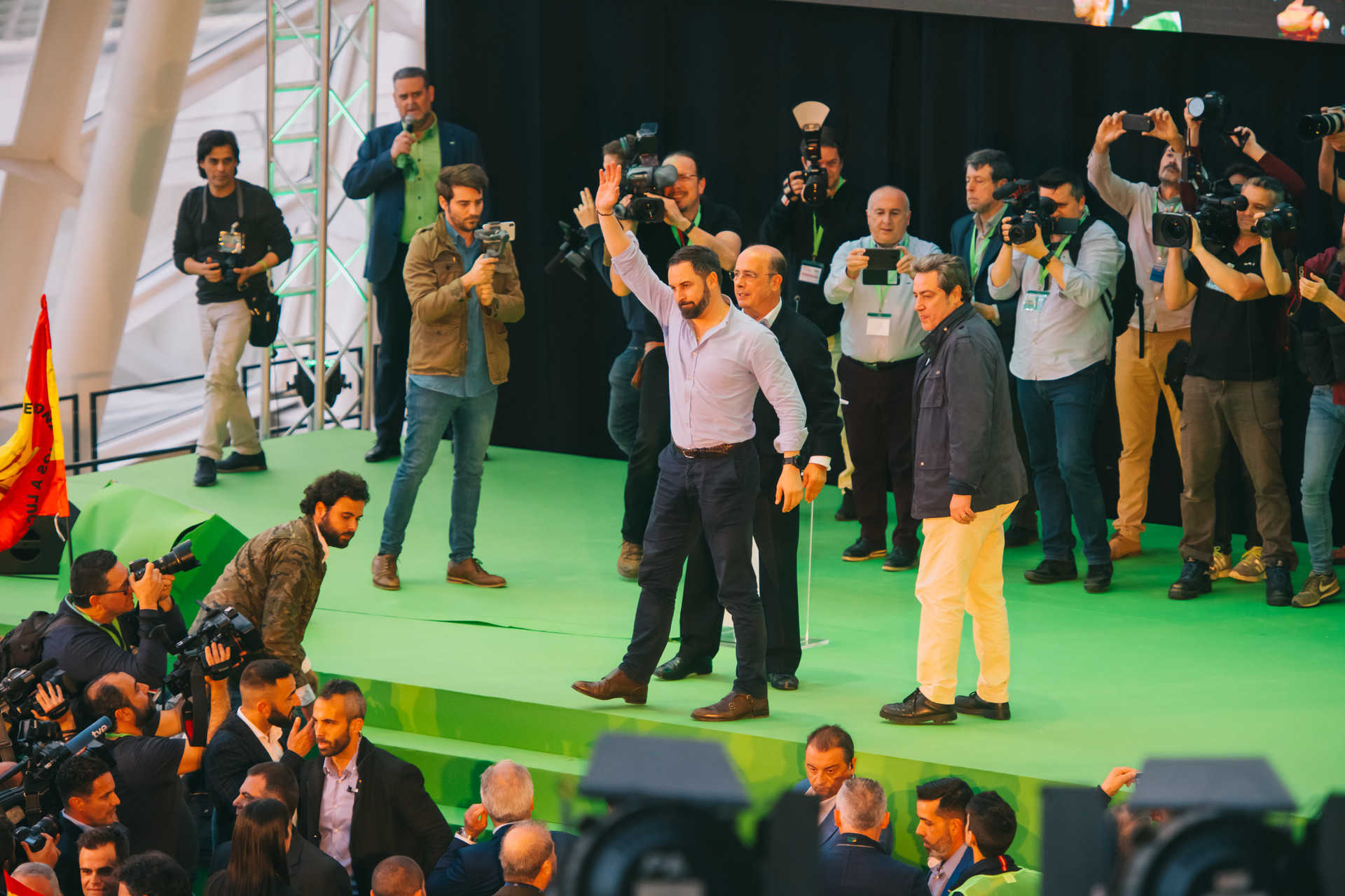 Vox irrumpe en el Congreso y Les Corts, pero sin cumplir las expectativas creadas en campaña