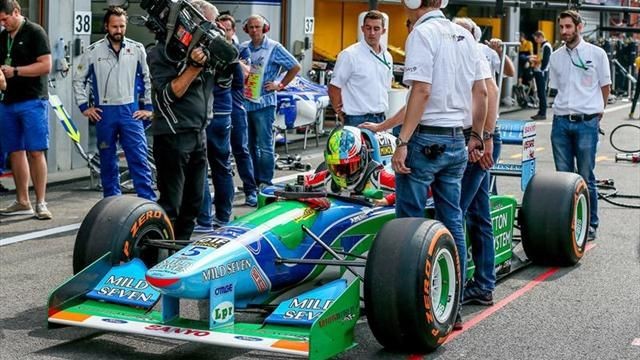El hijo de Schumacher homenajeó al 'Kaiser' girando con su coche de 94 en Spa