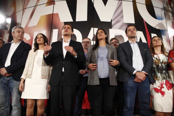 Rivera afirma que Cs vigilará a Sánchez desde la oposición y que 