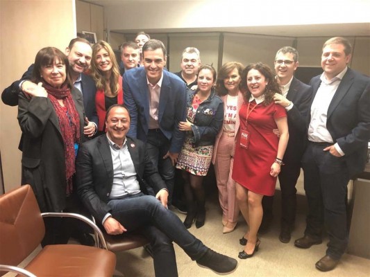 El PSOE remonta desde su peor resultado histórico y gana sus primeras generales desde 2008