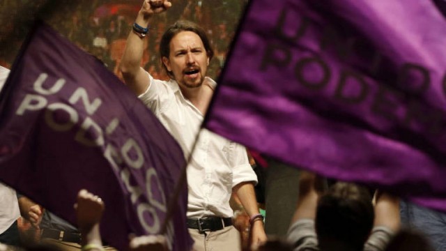Iglesias felicita a Pedro Sánchez por la victoria electoral y le propone un Gobierno de coalición de izquierdas