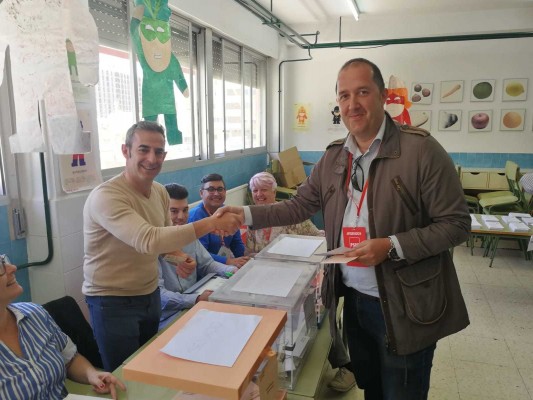 El PSOE le saca la delantera en las generales en Benidorm ante el desplome del PP
