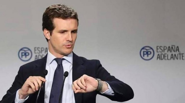 El PP pide esperar al escrutinio tras el revés de los sondeos y aún espera poder sumar con Cs y Vox
