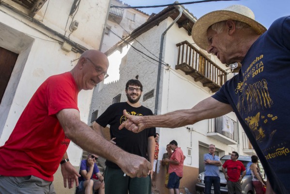 Torna 'la morra', el joc de mans que vertebra el Mediterrani
