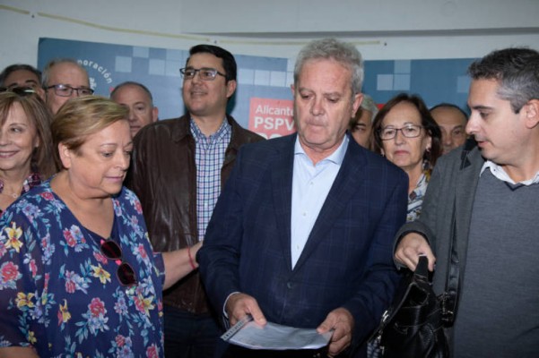 El PSOE se hace con tres senadores en Alicante frente a uno del PP