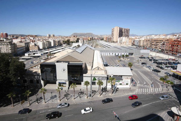 Fomento, Consell y Ayuntamiento se vuelven a ver las caras en Avant: ¿qué será del suelo de Renfe?