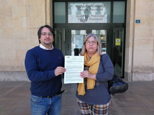 Afectados de iDental denuncian a la Administración ante la Fiscalía Provincial de Alicante