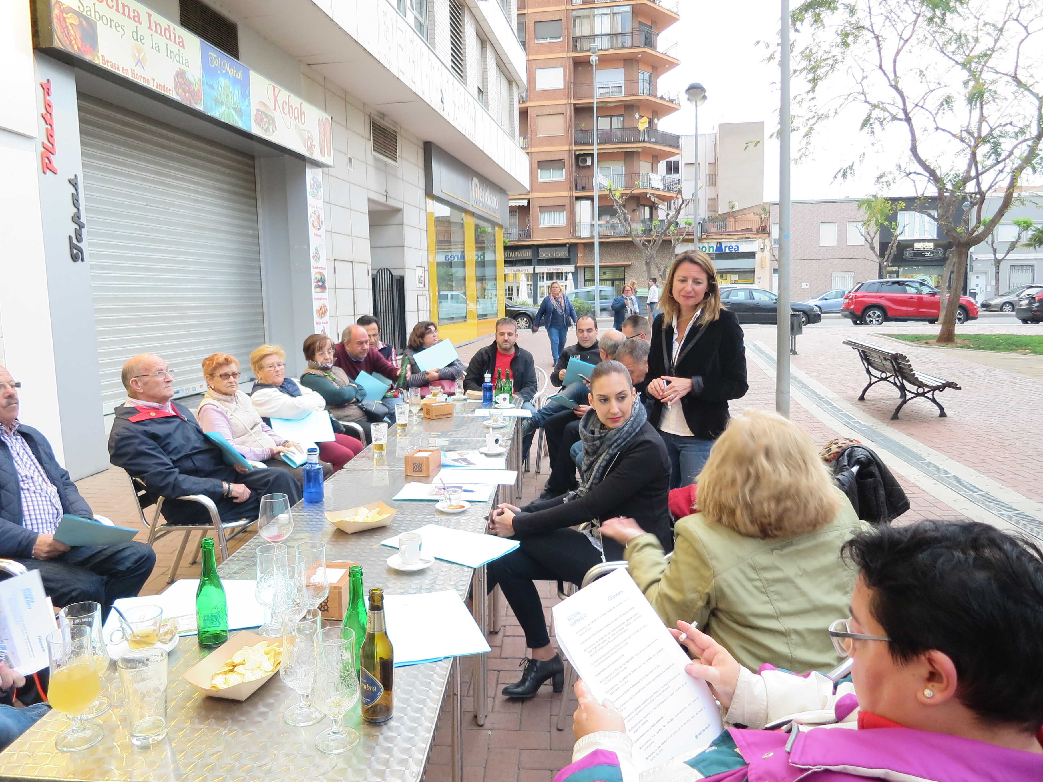 Carrasco ejecutará un plan de asfaltado, dinamizará los parques y recuperará la policía de barrio en el distrito Este  