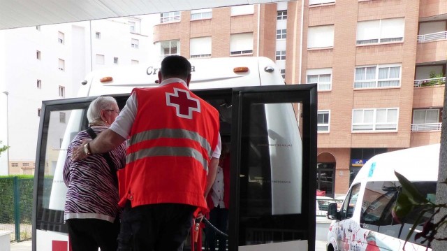 Cruz Roja trasladará gratuitamente a personas con movilidad reducida hasta los colegios electorales