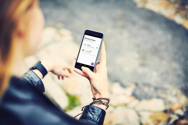 Cabify pone en marcha su primer proyecto de colaboración con el taxi en España