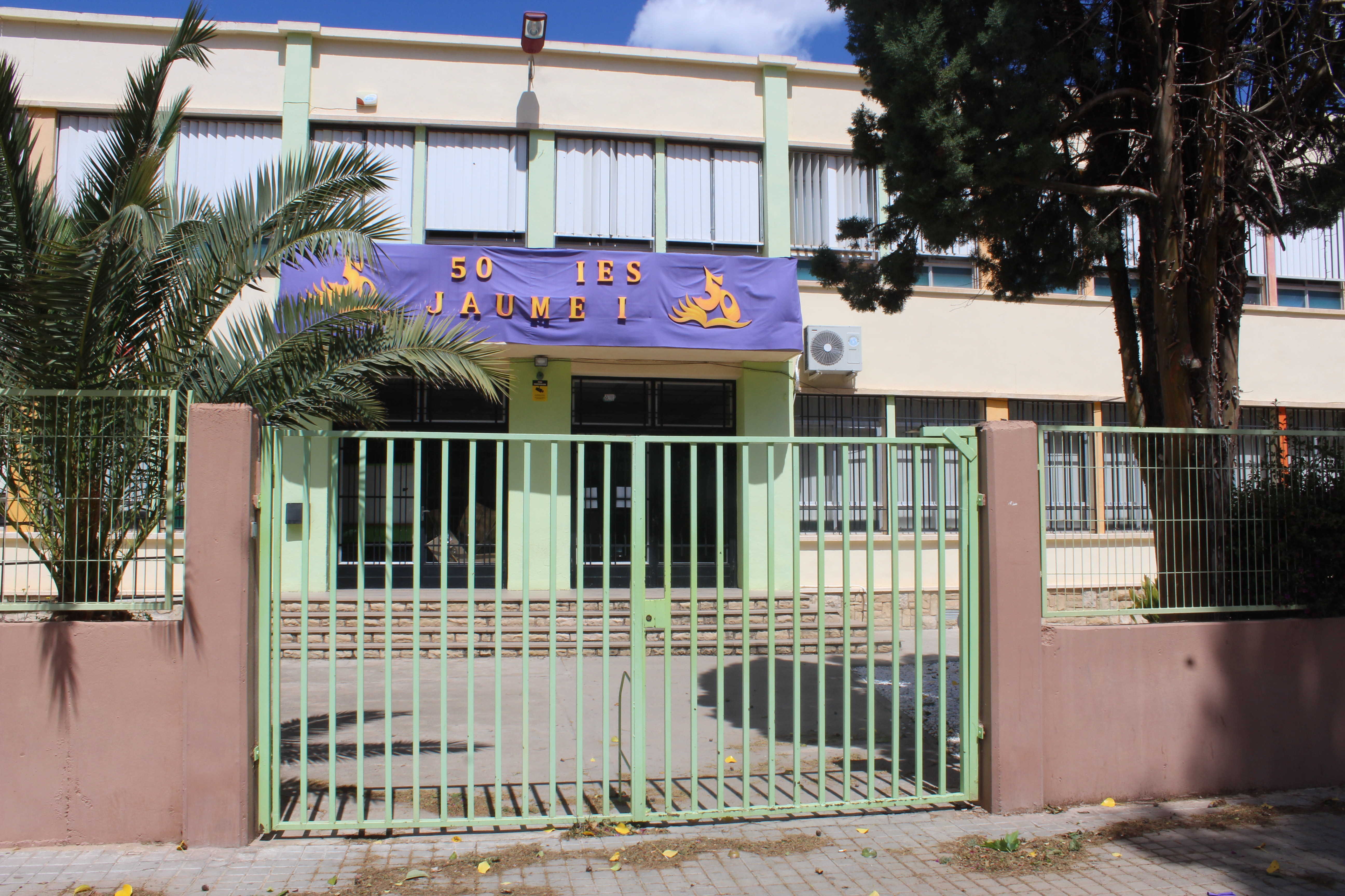 El IES Jaume I celebra sus 50 años con una
fiesta para todas las personas que pasaron por el centro