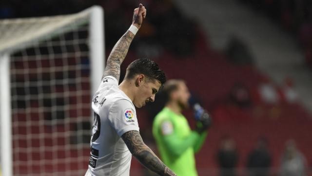 Santi Mina traza una jugada de fantasía en el Wanda