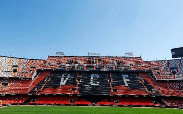 El Valencia abre expedientes disciplinarios a una serie de abonados por hacer reventa con entradas de la final de Copa