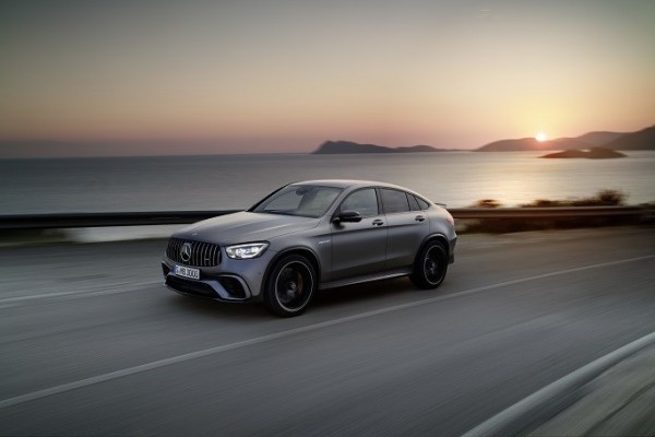 Mercedes-AMG actualiza los GLC 63 4Matic+ todocamino y coupé, disponibles en dos variantes
