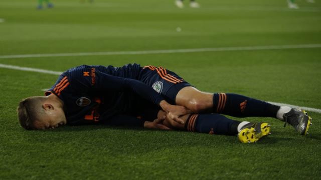 Cheryshev sufre una fractura en la meseta tibial y dice adiós a la temporada