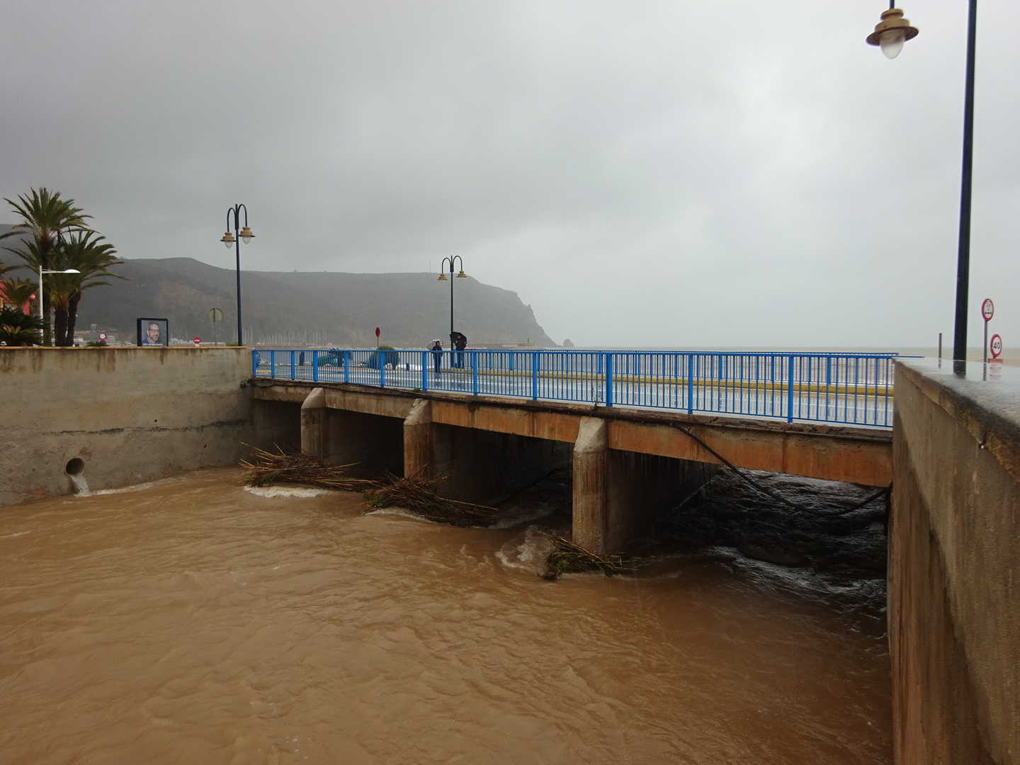 El temporal de lluvia deja 250 l/m2 en Xàbia y obligan a desalojar un camping