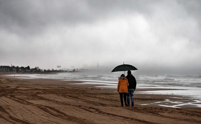 La lluvia suspende algunos actos del Viernes Santo en la Semana Santa Marinera de València