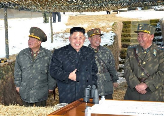 Un misil disparado por Corea del Norte sobrevuela Japón hasta caer al mar sin causar daños