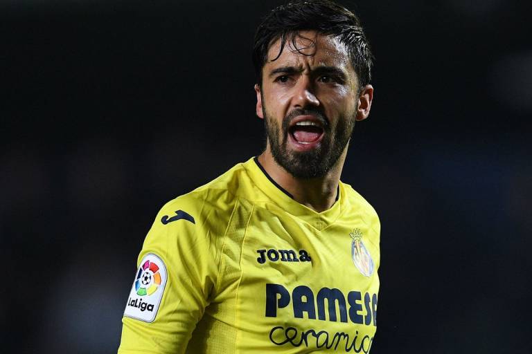 Costa, Gerard y Andrés Fernández, a una tarjeta de la sanción en Europa