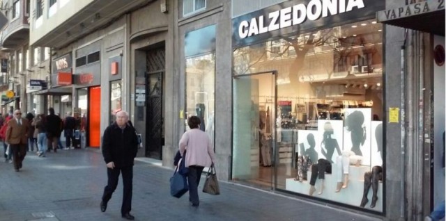 Las tiendas valencianas abren en Viernes Santo y el domingo 21, y las grandes superficies también el 28A