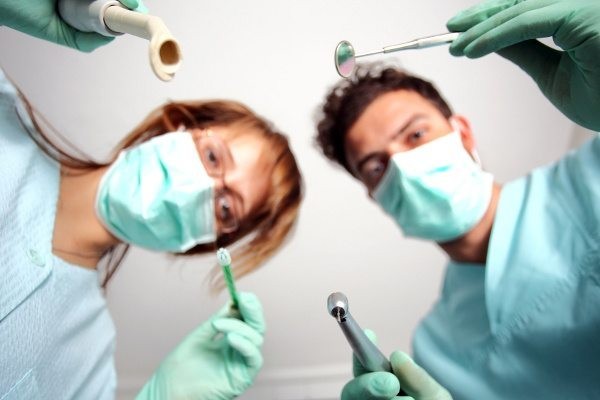 Los niños deben ser revisados por un ortodoncista a los 6 años