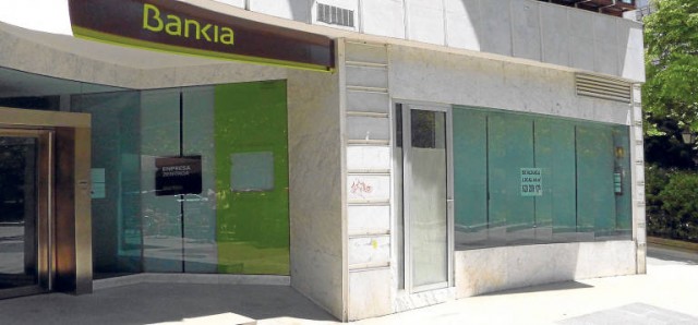 Castellón lidera la pérdida de oficinas bancarias y cierran más de la mitad desde 2008