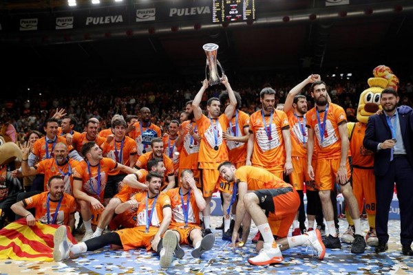 Valencia Basket celebrará este martes el título con su afición e instituciones