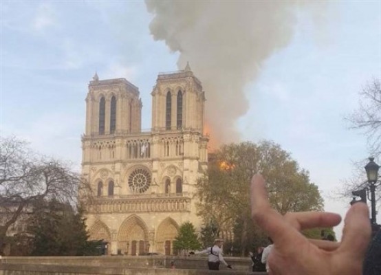 Declarado un incendio en la Catedral de Notre Dame de París
