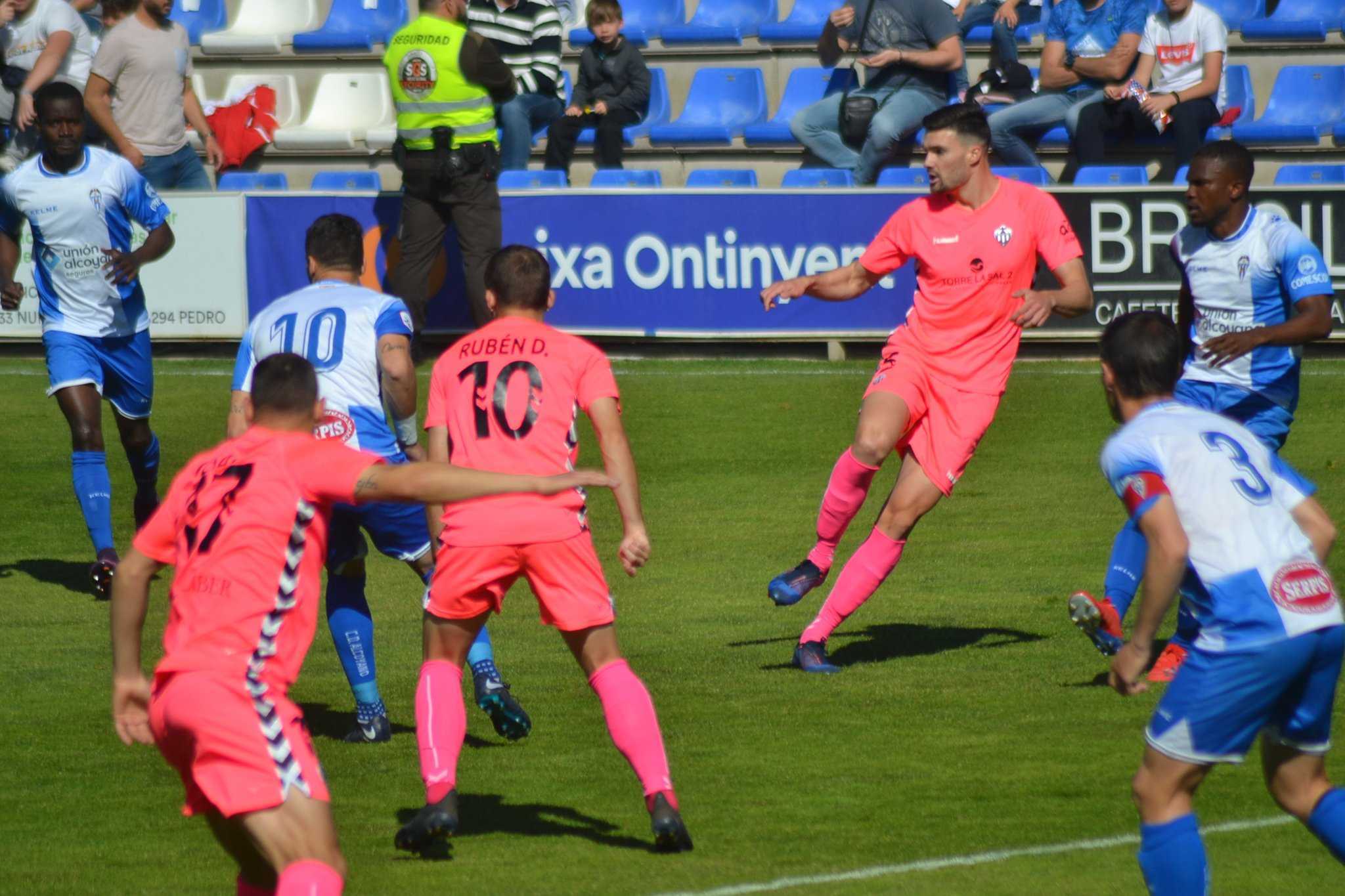 El Castellón rescata 'in extremis' un punto de oro ante el Alcoyano