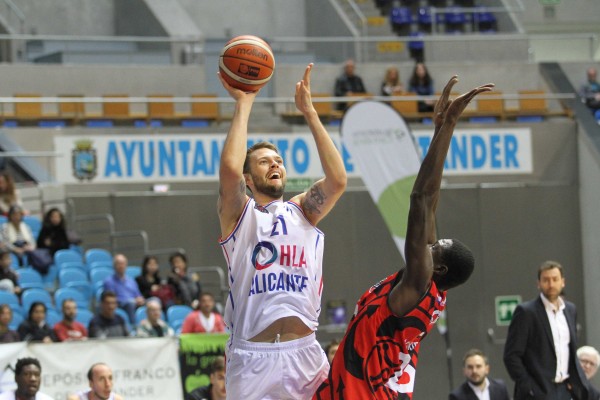 El HLA Alicante vence en Cantabria y sigue la 'Estela' de Villarrobledo

