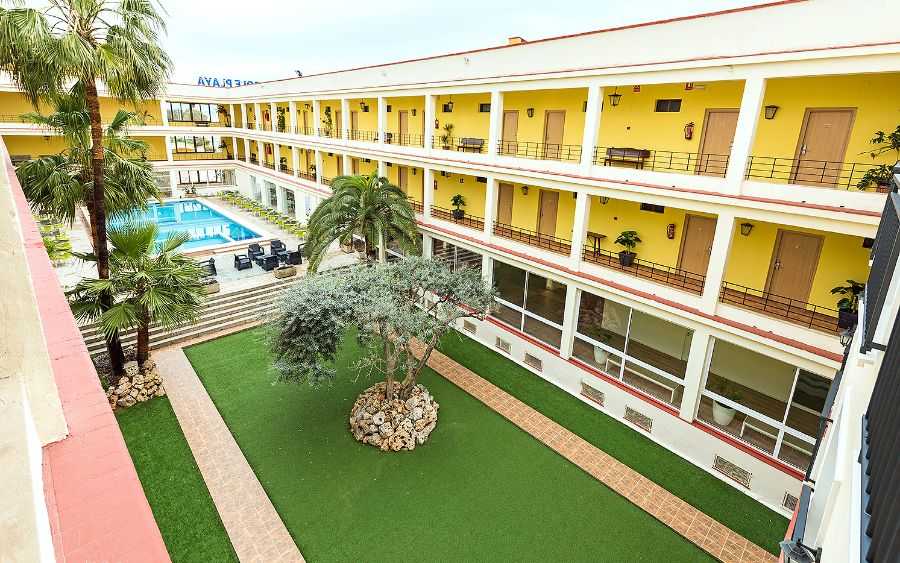 El Hotel del Golf Playa de Castelló acoge un 'market' con moda y gastronomía de la provincia 