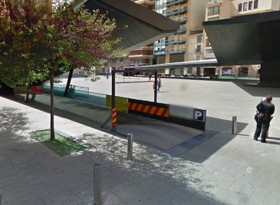 Ayuntamiento y concesionaria del párking de la Plaza acuerdan reducir la tarifa plana a 2,5 €