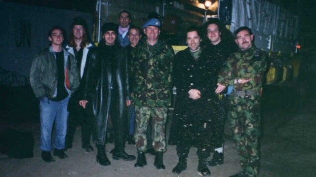 'Scream for me Sarajevo': Cuando Bruce Dickinson se adentró en la guerra para tocar en la capital de Bosnia
