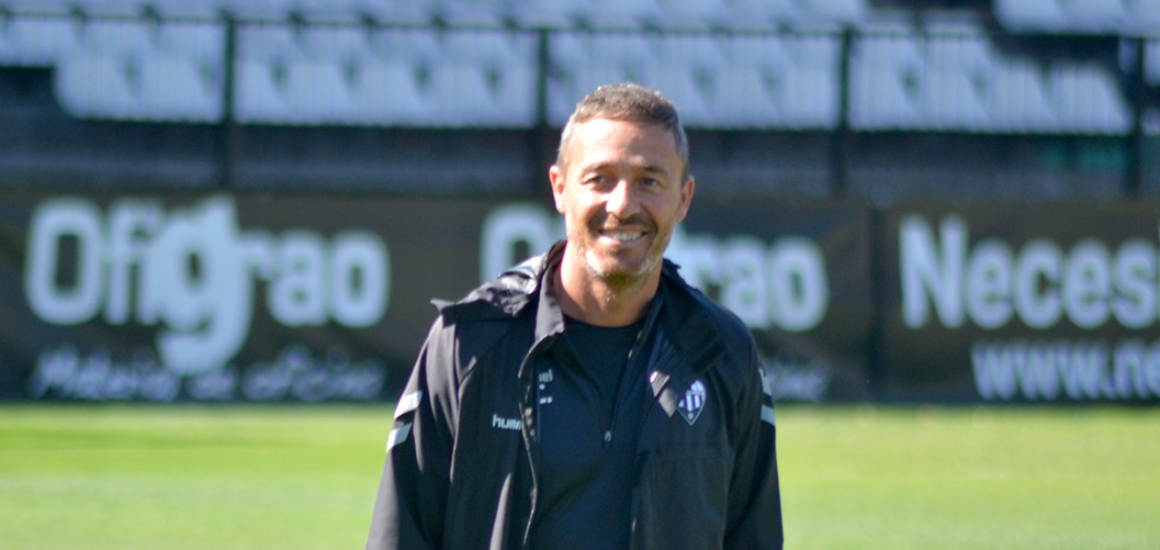 Óscar Cano, técnico del Castellón: “Esto no va a caer ni aunque venga un tsunami”