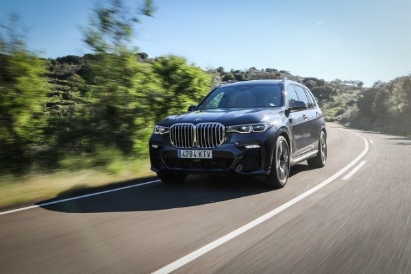BMW lanza en España el nuevo X7, el modelo más grande de la gama X de 5,15 metros de largo