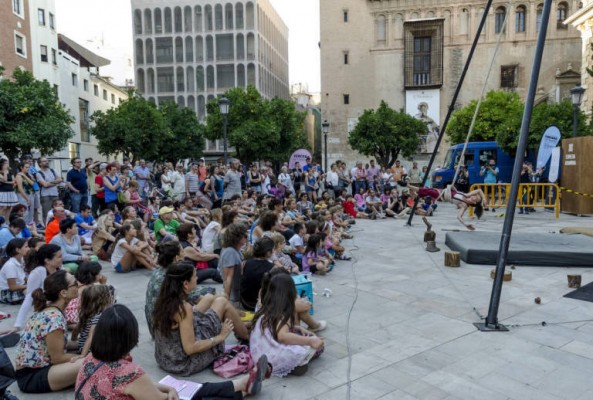 Teatro de improvisación, circo o danza recorrerán recorrerán los 'pobles' de València