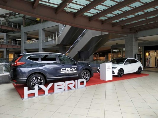 El nuevo Honda CR-V Híbrido y el mítico CIVIC, en Aqua de la mano de Centerauto