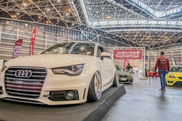 El público responde masivamente a la Feria del Automóvil de Ocasión de València