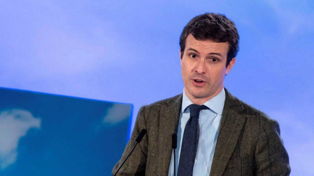 Casado anuncia que si gobierna informará por carta de los impuestos que pagan los españoles al año