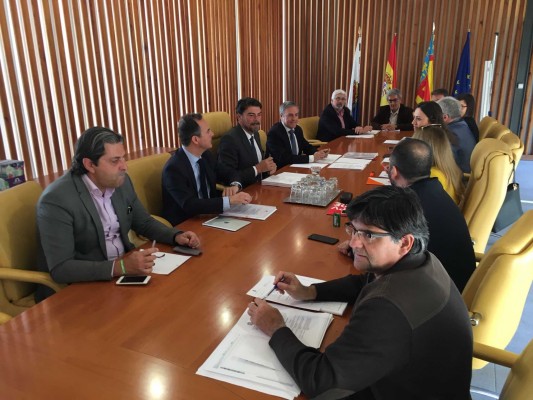 La izquierda impide un dictamen favorable a las cuentas del PP de Alicante tras un tenso debate