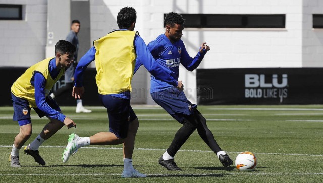 Marcelino recupera a Coquelin y Piccini para Villarreal y vuelve a prescindir de Lato